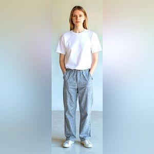 Lord & Taylor linen trousers, front zip/button closure, pockets, elastic waist 🩵